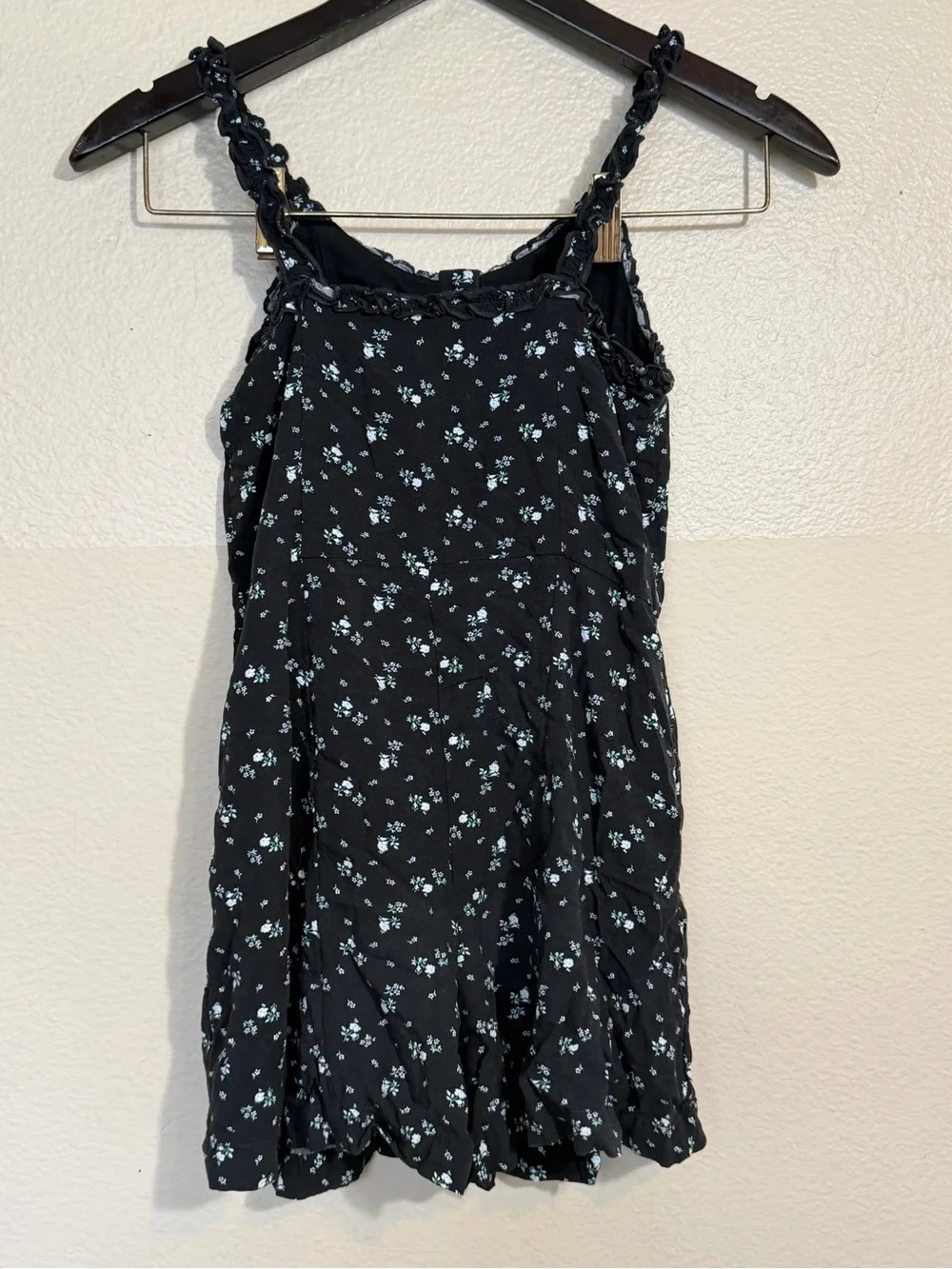 Gap Teen M Black Floral Button-Front romper with Light Blue